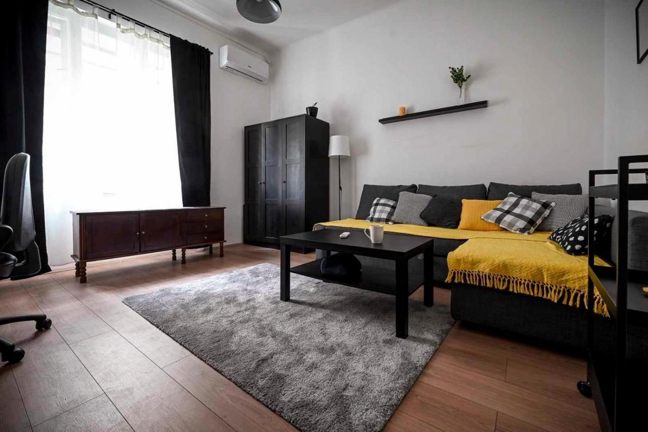 Step Apartments Belgrado Esterno foto
